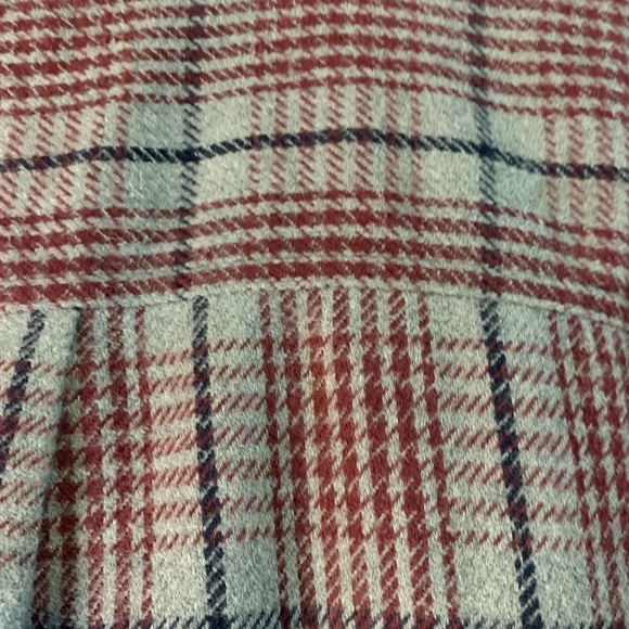 Berne Apparel Size Large Gray/Red Plaid Button Down Cotton Flannel - Picture 4 of 6